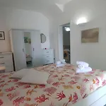 Alba Marina A Castro *