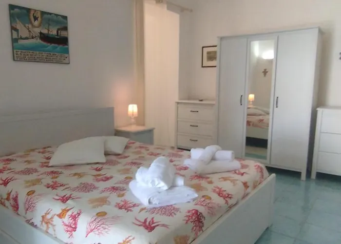 Alba Marina A Castro